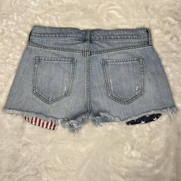 Old Navy Boyfriend Blue Stars & Stripes Mid Rise Cut-Off Denim Jean Shorts Sz 0 - Picture 4 of 10